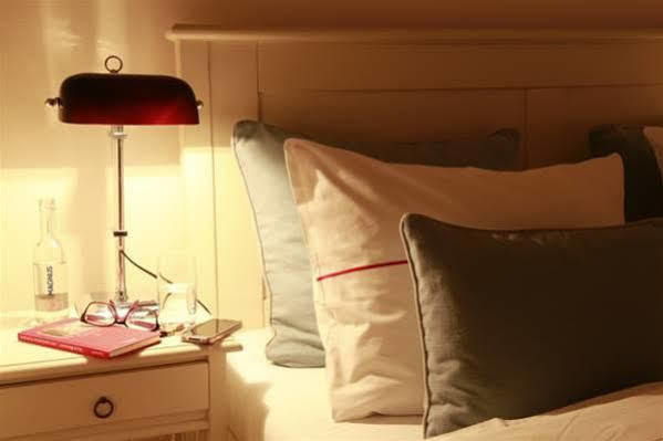 Von Deska - White House Apartment *
